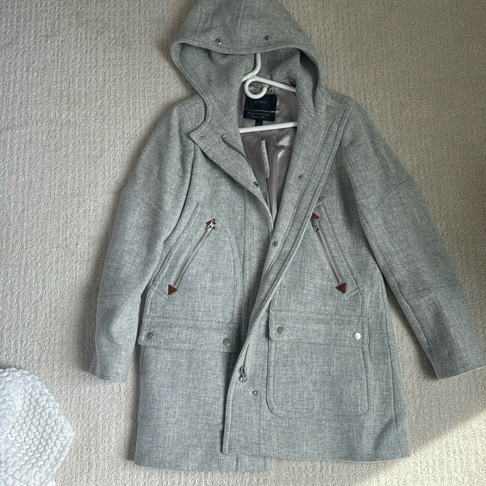 Women’s Jcrew beautiful lux looking coat.